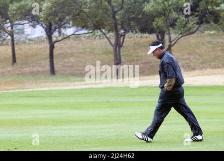 Nov 26, 2004-Seogwipo, South Korea-KJ Choi moving to next putting point PGA TOUR Championship 2 round fifith green in Jeju Island on Nov 26, 2004, South Korea. Stock Photo