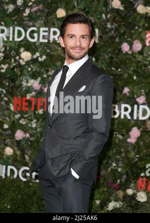 Jonathan Bailey attends the 'Bridgerton' Series 2 World Premiere at Tate Modern on March 22, 2022 in London, England. Stock Photo