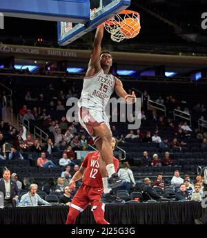 New York, New York, USA. 29th Mar, 2022. Texas A&M Aggies forward Henry Coleman III (15) dunks in the second half during the NIT semifinals between Texas A&M Aggies and Washington State Cougars at Madison Square Garden in New York City on Tuesday March 29, 2022. Texas A&M defeated Washington State 72-56. Duncan Williams/CSM/Alamy Live News Stock Photo