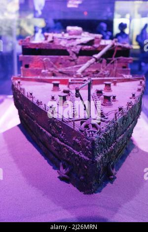 titanic wreck model