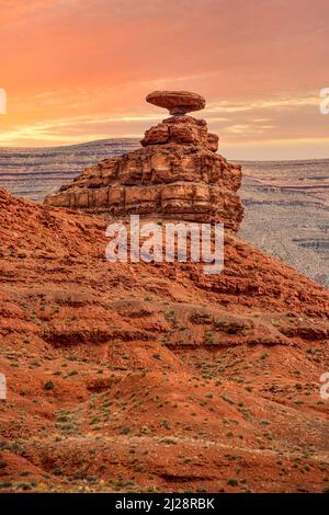 Famous Mexican Hat rock formation in southern Utah Stock Photo