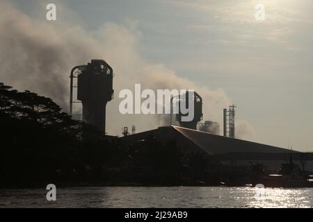 Pupuk Sriwidjaja (Pusri), a major, state-run urea fertilizer producer of Indonesia, located on the bank of river Musi in Palembang, South Sumatra, Indonesia. Stock Photo