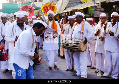 Vari Photo PANDHARPUR, MAHARASHTRA, INDIA, 27 February 2022, Procession of Varkari ...
