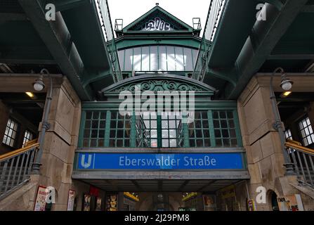 Eberswalder Strasse station of the U2 underground line, the Berlin underground runs as an elevated railway on some sections, Schoenhauser Allee Stock Photo