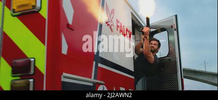 AMBULANCE (2022) JAKE GYLLENHAAL   MICHAEL BAY (DIR)  UNIVERSAL PICTURES/MOVIESTORE COLLECTION Stock Photo