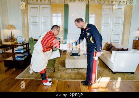 Oslo, Norway. 31st Mar, 2022. Oslo 20220331.Crown Prince Haakon receives Bhutan's new ambassador, Tenzin Rondel Wangchuk, for a solemn audience at the Palace in Oslo Photo: Stian Lysberg Solum/NTB Credit: NTB Scanpix/Alamy Live News Stock Photo