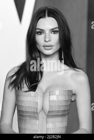 March 27th, 2022, Los Angeles, USA. Emily Ratajkowski attending the Vanity Fair Oscar Party 2022, Wallis Annenberg Center for the Performing Arts, Los Stock Photo