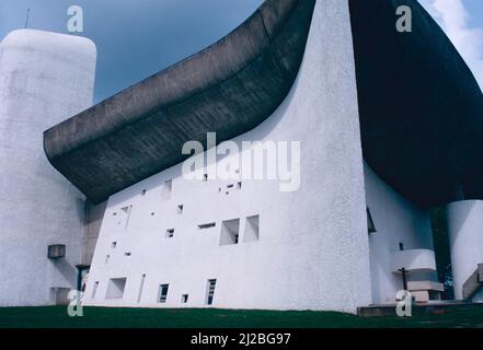 Church of Colline Notre-Dame du Haut, by French-Swiss architect Le Corbusier, Ronchamp, France 1955 Stock Photo