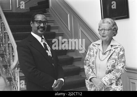 Queen Juliana receives the Surinamese Prime Minister Henck Arron at Huis ten Bosch ca. 31 May 1976 Stock Photo