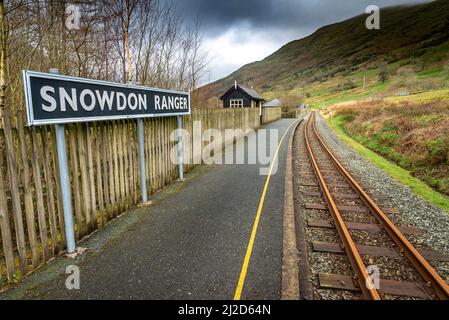 A small halt on the Welsh Highland Railway,winding through the north Wales countryside,from Porthmadog to Caernarfon,a popular scenic route for touris Stock Photo