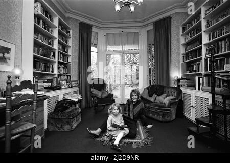 Esther Rantzen pictured at her home in Kew with her daughter Rebecca. 25th March 1985. Stock Photo