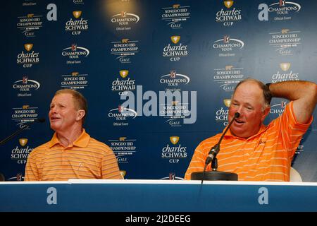 Sep 5, 2011-Incheon, South Korea-(L to R) Tom Kite and Mark O'mera attend press conference during the PGA Tour Songdo IBD Championship in Incheon, west of Seoul, on Sep 5, 2011, South Korea. The Songdo IBD Championship is a golf tournament on the Champions Tour. It was played for the first time as the Posco E&C Songdo Championship in September 2010 at the Jack Nicklaus Golf Club Korea in Songdo, South Korea. It was the Champions Tour's first tournament in Asia. The purse in 2010 was US$3,000,000, with $450,000 going to the winner. This was the largest purse ever for a Champions Tour event. Stock Photo