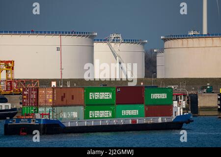 Maasvlakte Olie Terminal, MOT, one of the largest petroleum terminals in the world, 39 crude oil storage tanks, in the seaport of Rotterdam, Maasvlakt Stock Photo