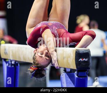 Norman, OK, USA. 31st Mar, 2022. Arizona's Malia Hargrove performs her ...