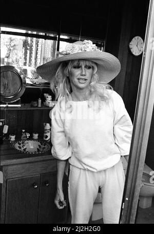 Suzanne Sommers at her home on the beach at Venice, CA, 1984 Credit