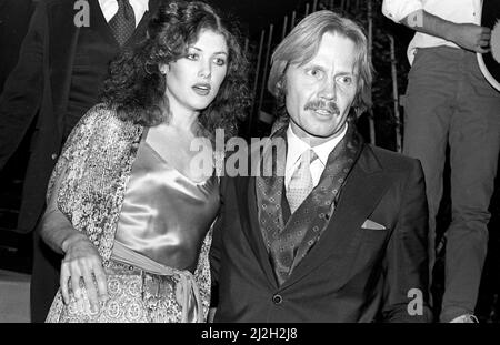 Jon Voight attending the premiere for the movie Kramer Vs. Kramer at the Cinerama Dome Theater in Hollywood, CA, 1979 Stock Photo