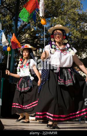 Groupe performs folkloric dance  Cinco de Mayo festival Stock Photo