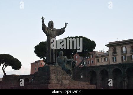 Monumento a San Francesco d’Assisi in the Giardini di via Carlo Felice (Monument to Saint Francis of Assisi), Rome, Italy, November 24, 2017. Stock Photo