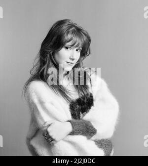 Tiffany, american singer aged 16 years old, poses for pictures, Daily Mirror Studio, London, Thursday 21st January 1988. Tiffany is in the UK to promote her single, I Think We're Alone Now, which is current at number 3 in the charts. Stock Photo