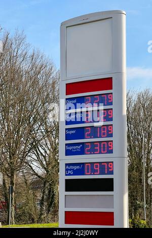 Extremely high and expensive fuel prices at a fuel station in Germany in March 2022 as a result of the war Stock Photo
