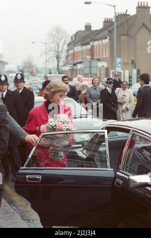 HRH The Princess of Wales, Princess Diana, visits the Relate Marriage Guidance Centre in Barnet, north London. Picture taken 29th November 1988 Stock Photo