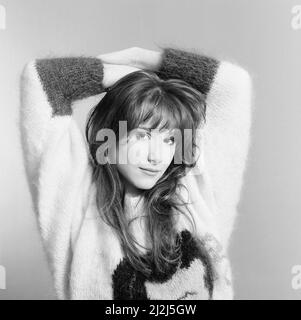 Tiffany, american singer aged 16 years old, poses for pictures, Daily Mirror Studio, London, Thursday 21st January 1988. Tiffany is in the UK to promote her single, I Think We're Alone Now, which is current at number 3 in the charts. Stock Photo