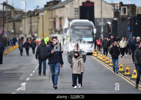 BURNLEY, UK. APR 2ND The fans arrive before the Premier League match between Burnley and Manchester City at Turf Moor, Burnley on Saturday 2nd April 2022. (Credit: Pat Scaasi | MI News) Credit: MI News & Sport /Alamy Live News