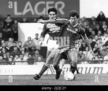 Middlesbrough player Bernie Slaven in action against Manchester United's Bryan Robson 10th September 1988 Stock Photo
