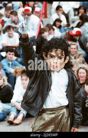 Audience gather outside the Wembley arena prior to the Michael Jackson concert. 15th July 1988. Stock Photo