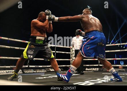 Phil Williams (left) and Hosea Stewart in the heavy weight bout at the Utilita Arena, Newcastle. Picture date: Saturday April 2, 2022. Stock Photo