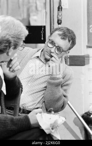 Victoria Wood As Seen on TV, television series, filming comedy sketches of Acorn Antiques, a spoof of a low budget soap opera, which appear in the show. June 1987. Pictured, Sam Kelly, Actor Stock Photo