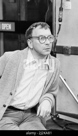 Victoria Wood As Seen on TV, television series, filming comedy sketches of Acorn Antiques, a spoof of a low budget soap opera, which appear in the show. June 1987. Pictured, Sam Kelly, Actor Stock Photo