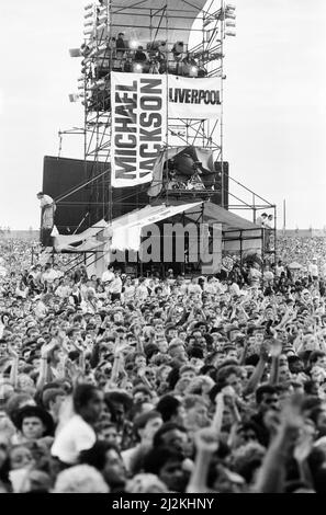 michael-jackson-bad-tour-1988-concert-at-aintree-racecourse-aintree-merseyside-england-11th-september-1988-2j2khny.jpg
