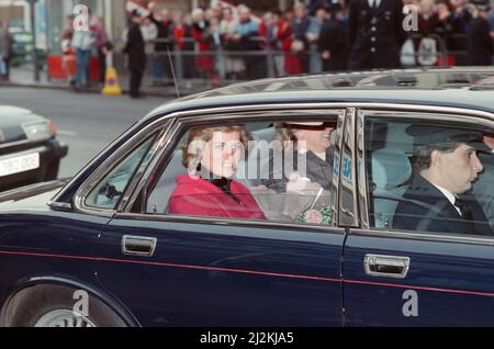 HRH The Princess of Wales, Princess Diana, visits the Relate Marriage Guidance Centre in Barnet, north London. Picture taken 29th November 1988 Stock Photo