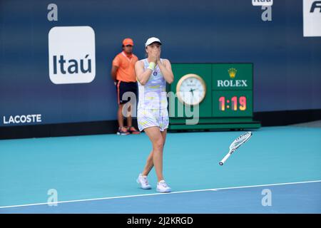 Miami Gardens, Florida, USA. Miami Gardens, Florida, USA. 02nd Apr, 2022. Iga Swiantek of Poland defeats Naomi Osaka of Japan during the women's final of the Miami Open at Hard Rock Stadium on April 02, 2022 in Miami Gardens, Florida. Credit: Hoo Me.Com/Media Punch/Alamy Live News Credit: MediaPunch Inc/Alamy Live News Stock Photo