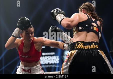 Savannah Marshall (left) and Femke Hermans in the World Boxing Organisation World Female Middle Title at the Utilita Arena, Newcastle. Picture date: Saturday April 2, 2022. Stock Photo