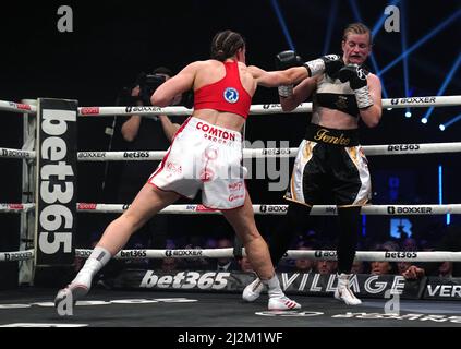 Savannah Marshall (left) and Femke Hermans in the World Boxing Organisation World Female Middle Title at the Utilita Arena, Newcastle. Picture date: Saturday April 2, 2022. Stock Photo