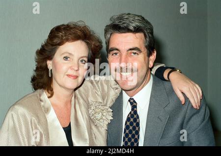 Actress Pauline Collins and husband, actor John Alderton. 1st February 1989. Stock Photo