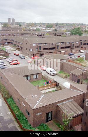 General views of Southwyck House Housing Estate aka Barrier Block, on the Somerleyton Estate in Brixton, London. 31st October 1991. Stock Photo