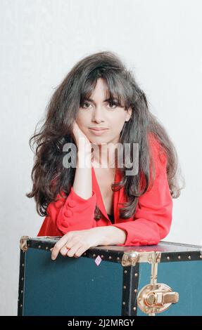 Susanna Hoffs, american singer, guitarist and actress, Studio Pix ...