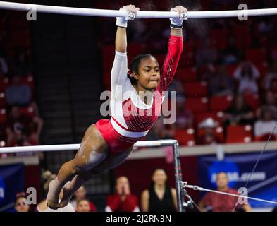 Norman, OK, USA. 2nd Apr, 2022. Arkansas' Leah Smith performs her bar routine during the Finals of the NCAA Women's Gymnastics Norman Regional at the Lloyd Noble Center in Norman, OK. Kyle Okita/CSM/Alamy Live News Stock Photo