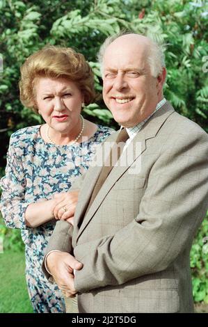 Photocall for new BBC production 'Keeping up Appearances'. Clive Swift and Patricia Routledge. 2nd August 1992. Stock Photo