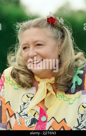 Photocall for new BBC production 'Keeping up Appearances'. Judy Cornwell. 2nd August 1992. Stock Photo