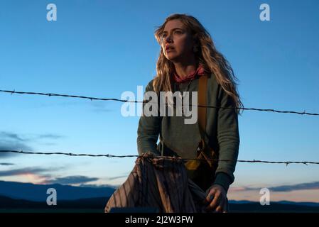 Outer Ranges Scenes IMOGEN POOTS in OUTER RANGE (2022), directed by JOSH BROLIN. Credit ...