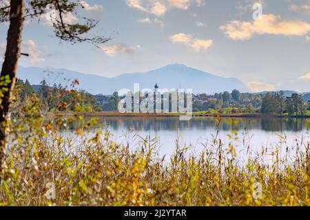 Iffeldorf, Fohnsee, Osterseen nature reserve, Karwendel mountains Stock Photo