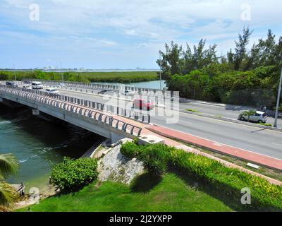 cancun lagoon bridge