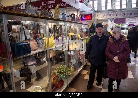 Moscow, Russia. 3rd of April, 2022. Visitors in the Belarusian clothes store on the territory of Exhibition and Trade Center of the Republic of Belarus (Pavilion No.18) on VDNKh in Moscow, Russia Stock Photo