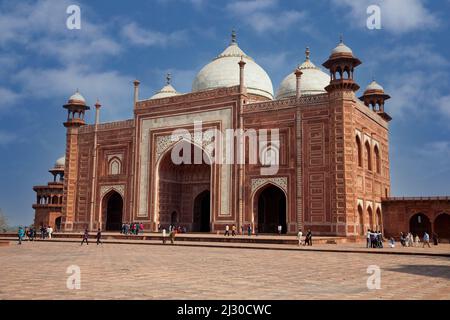 Agra, India.  Taj Mahal.  The Jawab, a replica of the mosque on the opposite side of the complex.  The Jawab creates symetry in the complex. Stock Photo