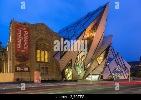 Toronto, Royal Ontario Museum, Michael Lee-Chin Crystal, evening mood Stock Photo