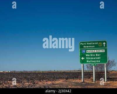 Marble Bar turn-off on the Great Northern Highway at Strelley near Port Hedland, Western Australia Stock Photo